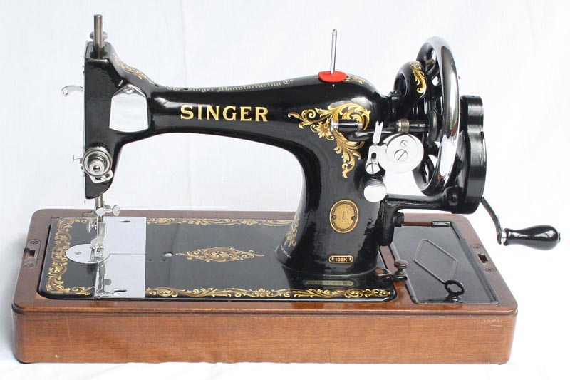 For Sale Singer 40K Vibrating Shuttle Sewing Machine Magnificent Singer Hand Crank Sewing Machine For Sale Singer 40K Vibrating Shuttle Sewing Machine Magnificent Singer Hand Crank Sewing Machine