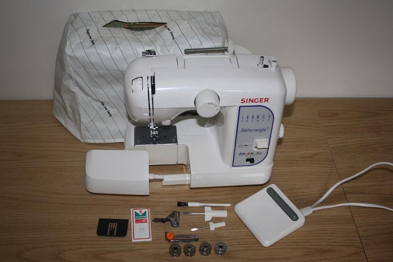 Singer Featherweight Classy Singer Featherweight Sewing Machine Model 100 Singer Featherweight Classy Singer Featherweight Sewing Machine Model 100