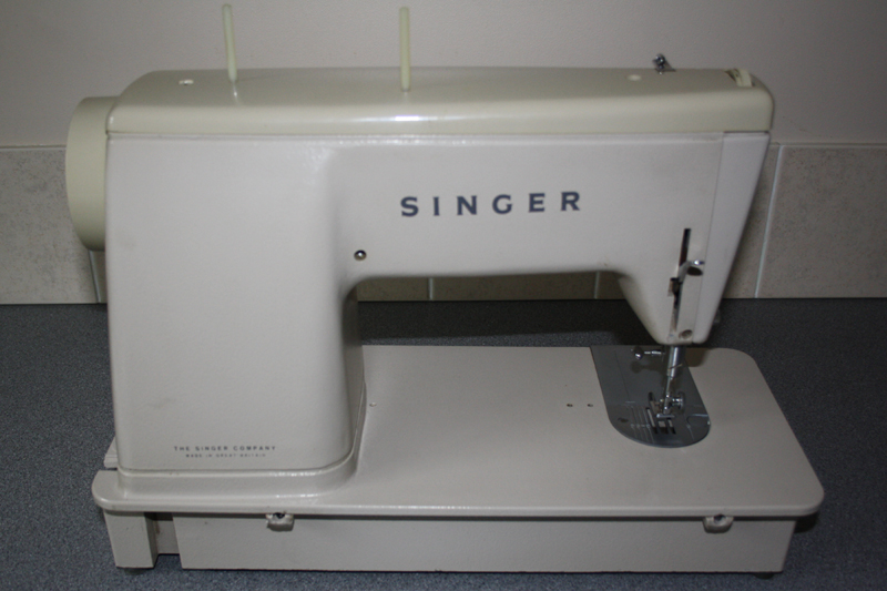 Singer 457 Stylist Electric Zigzag Sewing Machine For Sale