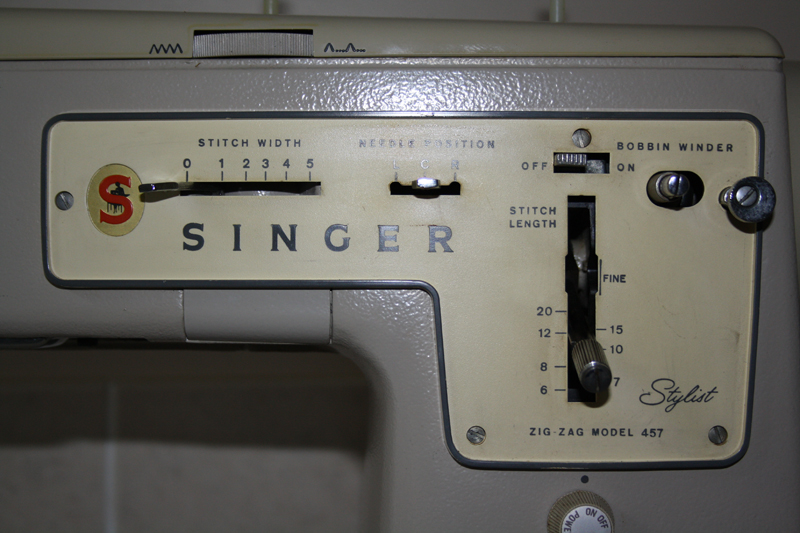 Singer 457 Stylist Electric Zigzag Sewing Machine For Sale
