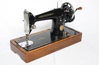 Sold at Auction: Singer 201K sewing machine, No EN631581, plus a Pinnock  precision built Sew-Easy sewing machine, comes with hardcase and  accessories. Singer is 30cm H, 22cm D, 50cm W.