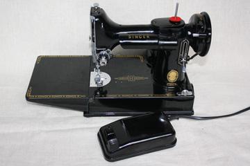 Singer Featherweight 221 Sewing Machine | Singer Sewing Info