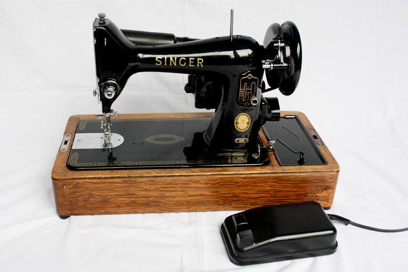 For Sale 99K Singer Electric Sewing Machine With Reverse