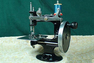 Peter Pan Toy Sewing Machine (TSM), Made In Australia